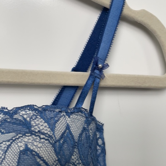 Victoria’s Secret push-up balconet blue 34D - Picture 3 of 9